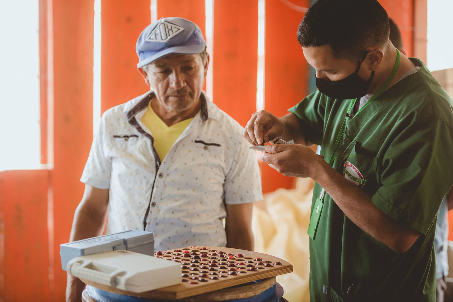 COLOMBIA MANOS JUNTAS